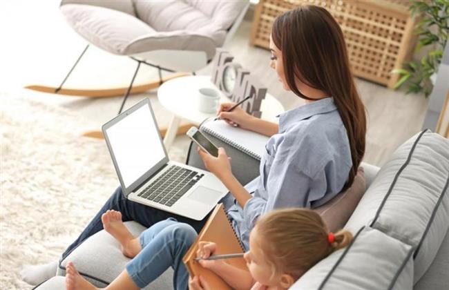 8 نصائح تسهل العمل من المنزل في وجود أطفال