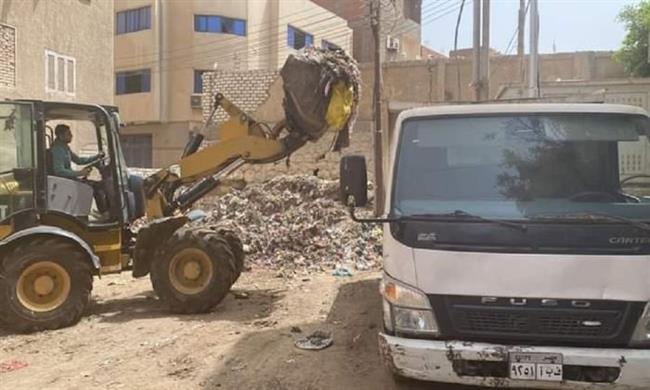 رفع 56 طن قمامة فى حملات نظافة بعزبة البرج