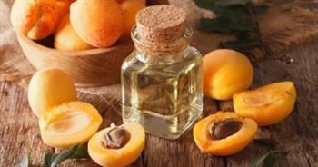 يمنع حب الشباب.. استخدامات مختلفة لزيت المشمش