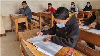 اليوم.. طلاب الإعدادية بالجيزة يؤدون امتحان الهندسة 