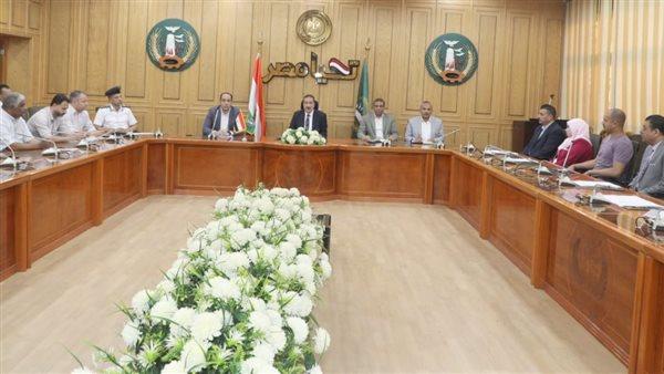 محافظ المنوفية يتابع موقف توريد القمح وانتظام سير العمل بالشون والصوامع