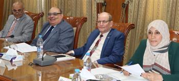 رئيس جامعة المنوفية يتابع تنفيذ الخطة الخمسية لإحتياجات كليات الجامعة من المعيدين وأعضاء هيئة تدريس