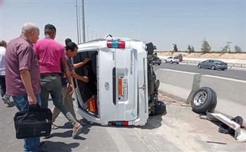   إصابة 9 أشخاص في حادث انقلاب ميكروباص على الطريق الصحراوي الغربي بقنا