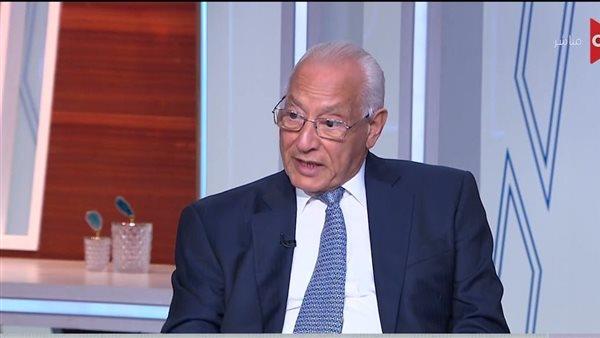 علي الدين هلال: القرار الاقتصادي قرار سياسي ودور السياسة حل مشاكل الناس 