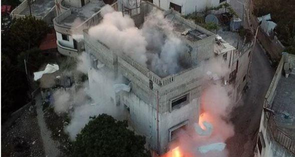 الاحتلال الإسرائيلي يفجر منزل عائلة شهيد فلسطيني في رام الله