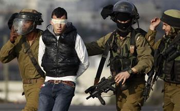   الاحتلال الإسرائيلي يعتقل 10 فلسطينيين من مناطق متفرقة بالضفة الغربية