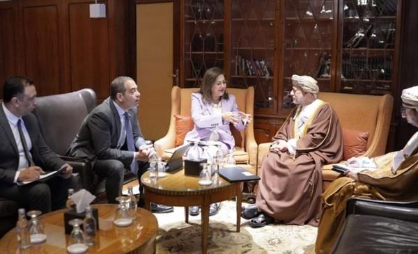 وزيرة التخطيط: هناك رغبة حقيقية للتوسع في الاستثمارات العمانية بمصر