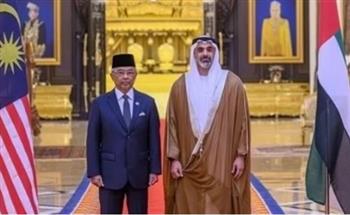   ملك ماليزيا وولي عهد أبوظبي يبحثان علاقات الصداقة والتعاون بين البلدين