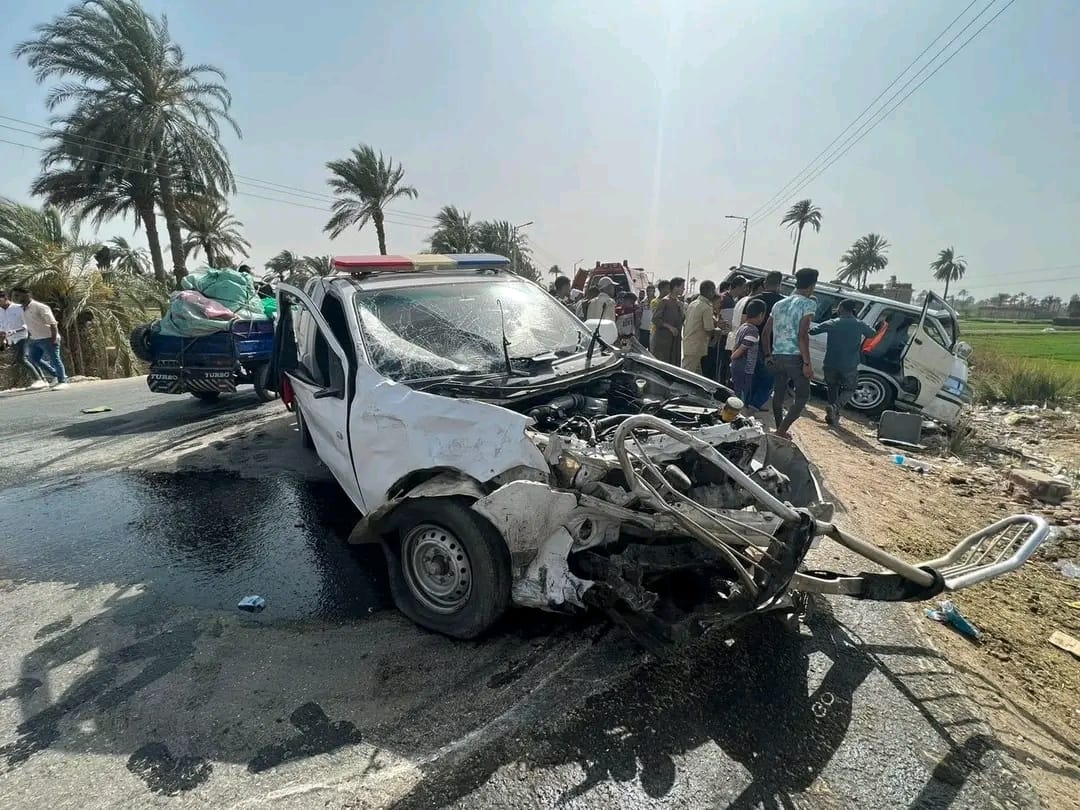 «بينهم رضيع» .. بالأسماء أصابة 8 أشخاص بحادث تصادم سيارة ملاكى و«تمناية» بطريق أسيوط الغنايم