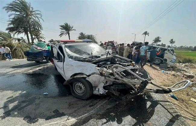 «بينهم رضيع» .. بالأسماء أصابة 8 أشخاص بحادث تصادم سيارة ملاكى و«تمناية» بطريق أسيوط الغنايم