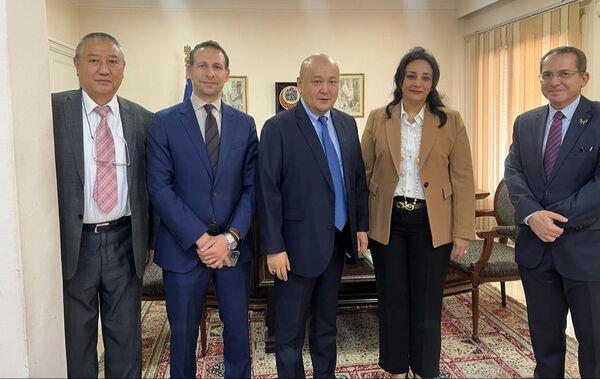 نائب وزير السياحة وسفير منغوليا بالقاهرة يبحثان تعزيز التعاون السياحى
