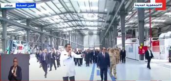   الرئيس السيسي يتفقد مجمع مصانع إنتاج الكوارتز في منطقة العين السخنة
