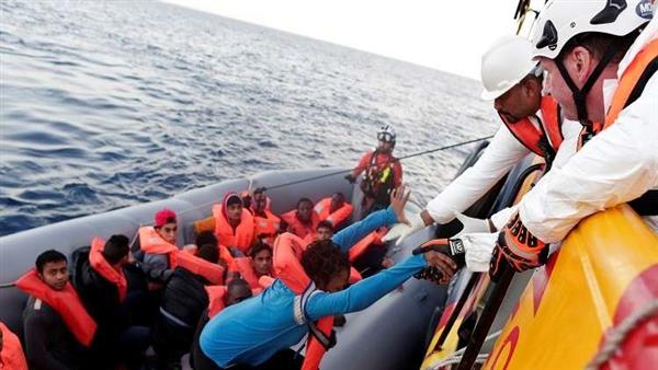 إيطاليا: خفر السواحل ينقذ أكثر من 650 مهاجراً