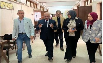 نائب رئيس جامعة الزقازيق لشئون التعليم  يواصل جولاته بتفقد الامتحانات بكلية التربية الرياضية 