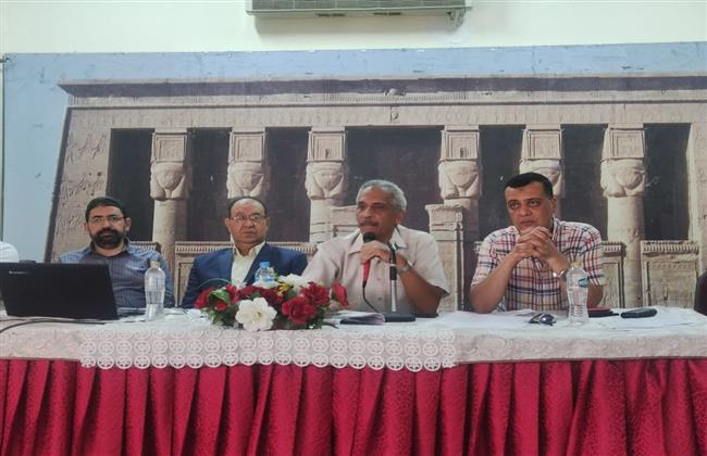 وكيل تعليم قنا يشهد فعاليات تدريب رؤساء اللجان والمراقبين الأوائل للجان الثانوية العامة