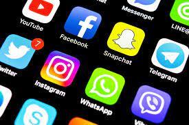  دراسة جديدة: وسائل التواصل الاجتماعي تسبب الأرق عند استخدامها قبل النوم