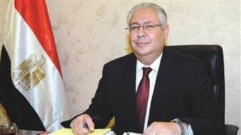   سفير مصر بالكويت: حركة السفر بين البلدين اقتربت من 100 ألف مسافر شهريًا