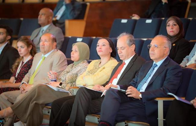 وزيرة البيئة تعرض خطوات الدولة في ادارة المخلفات والمجتمعات المستدامة