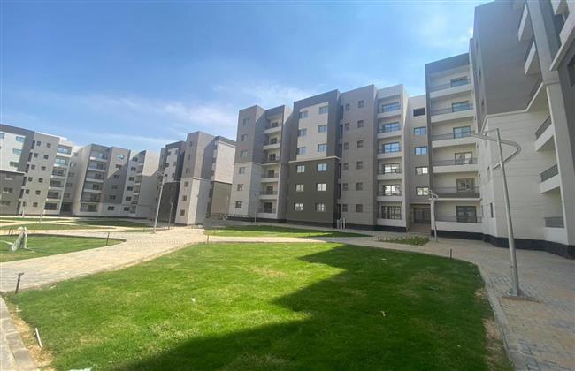 وزير الإسكان: تنفيذ اللمسات الأخيرة لوحدات مشروع سكن بديل العشوائيات بمدينة العبور الجديدة
