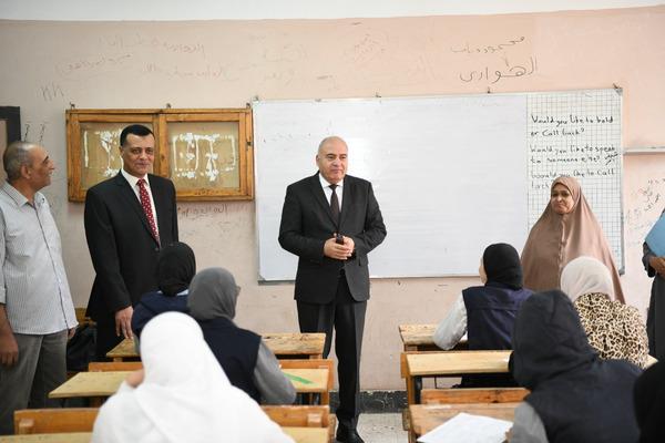 «الداودي»  يتفقد عدد من لجان امتحانات الدبلومات الفنية بقنا