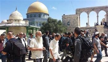   عشرات المُستوطنين يقتحمون باحات المسجد الأقصى بحماية شرطة الاحتلال الإسرائيلي