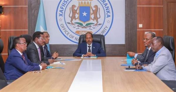 الإستشاري الصومالي يتوصل إلى اتفاق حول قضايا انتخابات البلاد