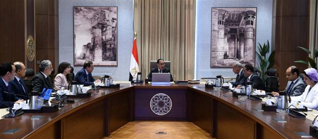 رئيس الوزراء يتابع موقف تطوير منظومة تداول وتوزيع المنتجات البترولية
