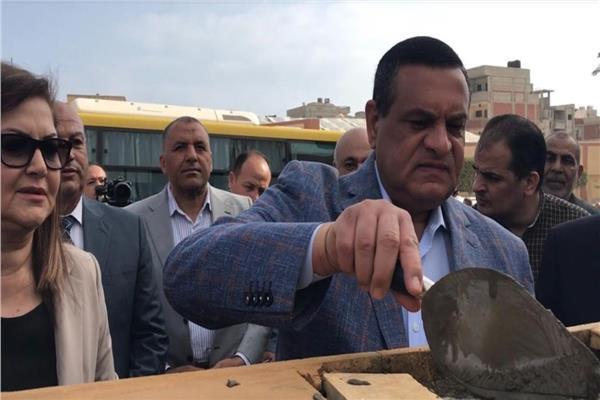 وزيرا التنمية المحلية والتخطيط يضعان حجر الأساس لمجمع خدمات مصر بالعريش