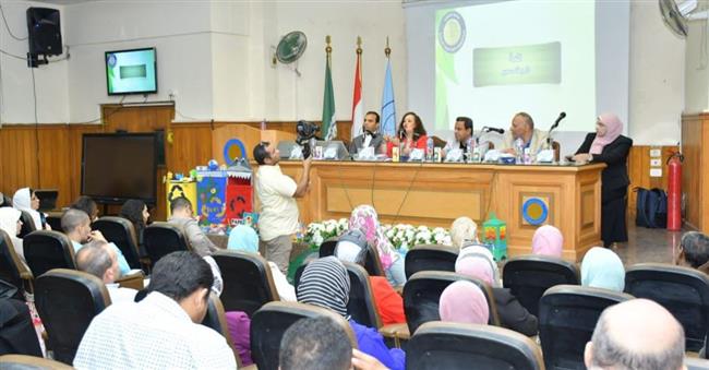 ندوة بجامعة القاهرة للتعريف بالمبادرة الوطنية للمشروعات الخضراء الذكية 