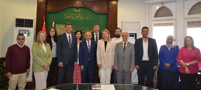 د. أشرف الغندور يبحث مع وفد روسى فرص فتح فروع للجامعات الروسية بجامعة الإسكندرية