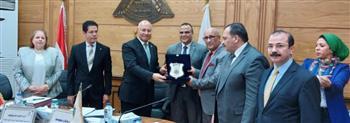 رئيس جامعة بنها يؤكد على إنتظام أعمال الامتحانات وتوفير الأجواء المناسبة للطلاب داخل اللجان