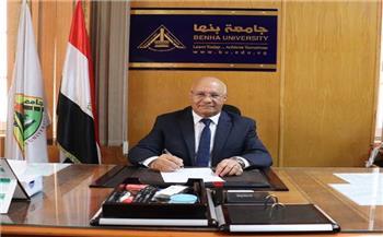 رئيس جامعة بنها يكرم فريق الطوارئ بالمستشفيات الجامعية ومديرية الصحة بالقليوبية