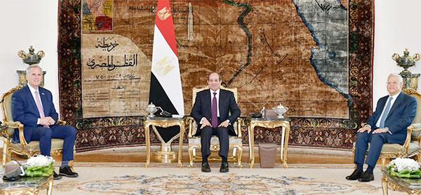 الرئيس السيسي يستقبل وفد النواب الأمريكي  لبحث  أزمات السودان وفلسطين