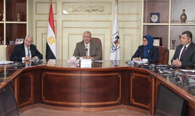 سكرتير عام محافظه بني سويف يعقد اجتماعاً لمناقشة سير العمل بـ «مشروعك»