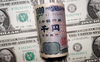   تراجع الدولار أمام العملات الأجنبية خلال نهاية التعاملات