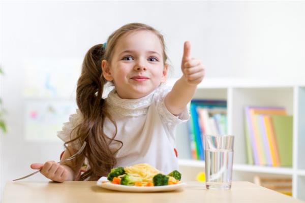 10 أكلات تعزز الذاكرة والتركيز عند الاطفال