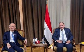 وزير التجارة يبحث مع رئيس الجانب الياباني بمجلس الأعمال المشترك جذب الاستثمارات