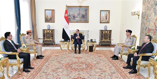 السيسي يؤكد دعم مصر الأخوي الكامل لليمن لاستعادة الأمن والاستقرار
