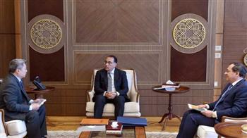   رئيس الوزراء يستعرض مع نائب رئيس «أباتشي» العالمية استثمارات الشركة في مصر 