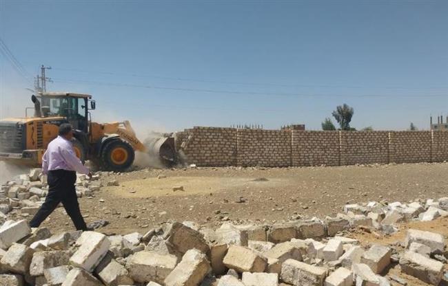 إزالة التعديات على ٤٨ فدان بالزراعة و13 ألف متر بالمباني علي أملاك الدولة بقنا