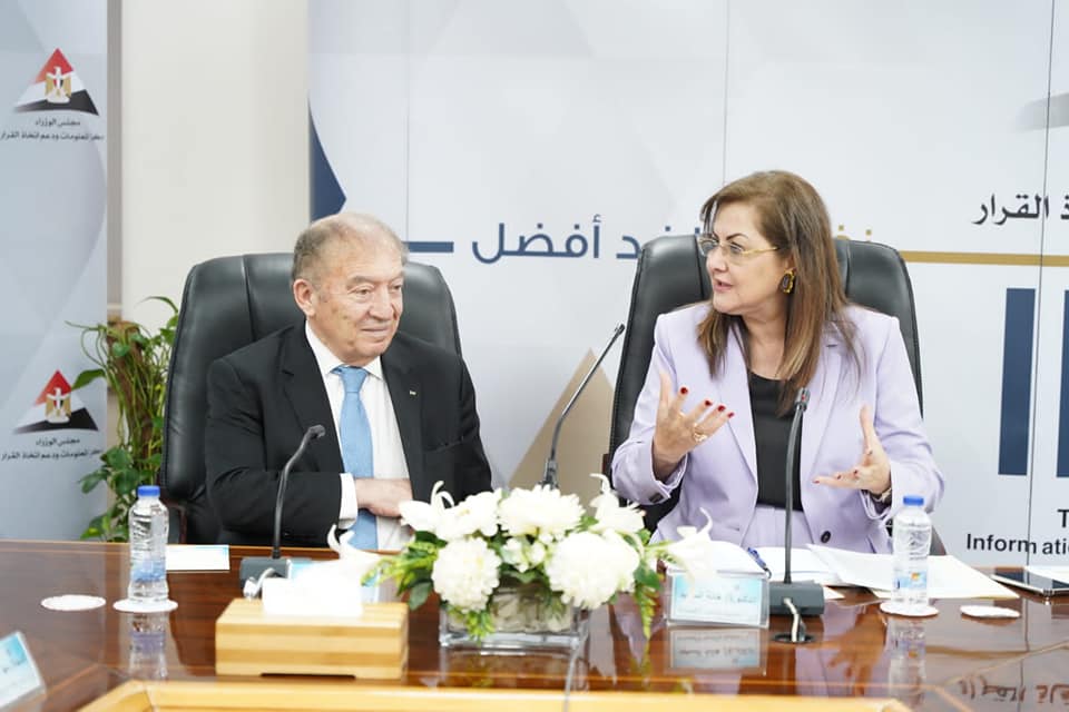 هالة السعيد تلتقي وزير الاقتصاد الفلسطيني لبحث سبل التعاون