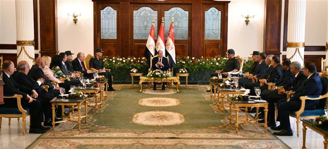 السيسي يشهد اختبارات المتقدمين للالتحاق بوظائف بوزارة التربية والتعليم