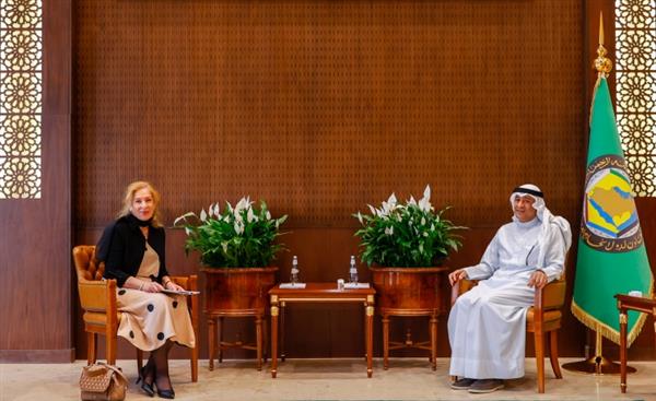 أمين «التعاون الخليجي» يؤكد أهمية تعزيز العلاقات الاقتصادية والسياسية مع سويسرا