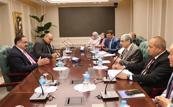   وزير الكهرباء يبحث تعزيز التعاون مع رئيس سلطة الطاقة بدولة فلسطين