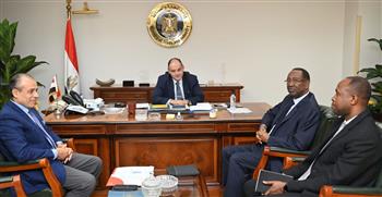   وزير التجارة والصناعة يبحث مع سفير رواندا بالقاهرة ملفات التعاون المشترك بين البلدين