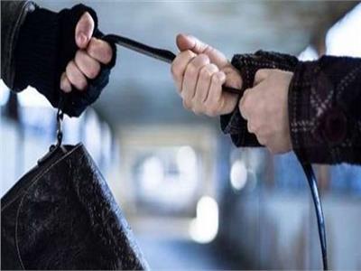 ضبط عصابة سرقة حقائب السيدات فى الدقى
