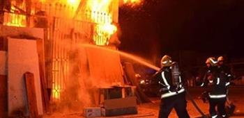   إخماد حريق في كشك حلواني بنادي بلدية المحلة