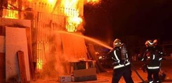 إخماد حريق في كشك حلواني بنادي بلدية المحلة