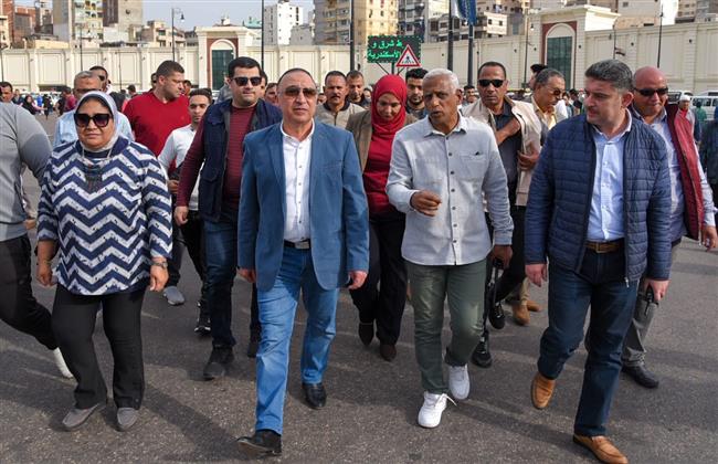 محافظ الإسكندرية في جولة مفاجئة بالموقف الجديد لمتابعة الإلتزام بالتعريفة الجديدة