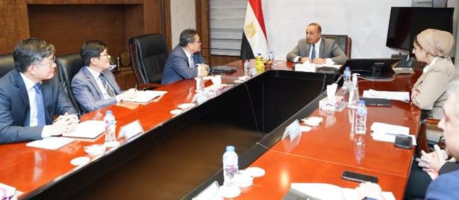 «التخطيط» تبحث مع وفد كوري جنوبي سياسات خلق بيئة تشريعية جاذبة للاستثمار